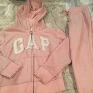 New Gap sweatshirt and sweatpants set